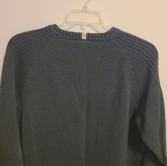 Columbia | Men's Cozy Gray V-Neck Knit and Ribbed Sweater (Size Large) - Picture 11 of 13